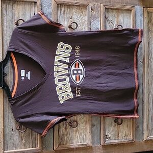NFL Team Apparel Cleveland Browns V-neck t-shirt.  Logo front Women's Large